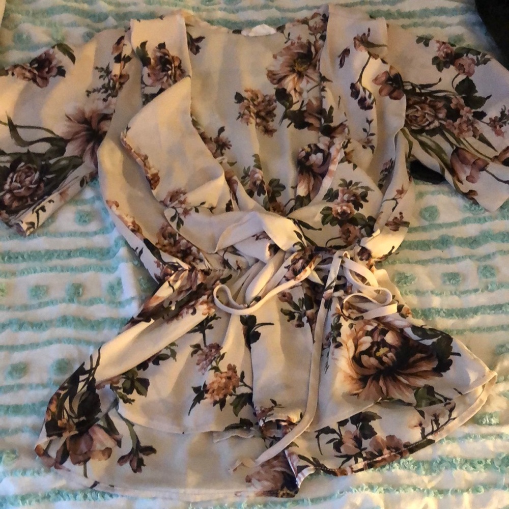 Floral print blouse
